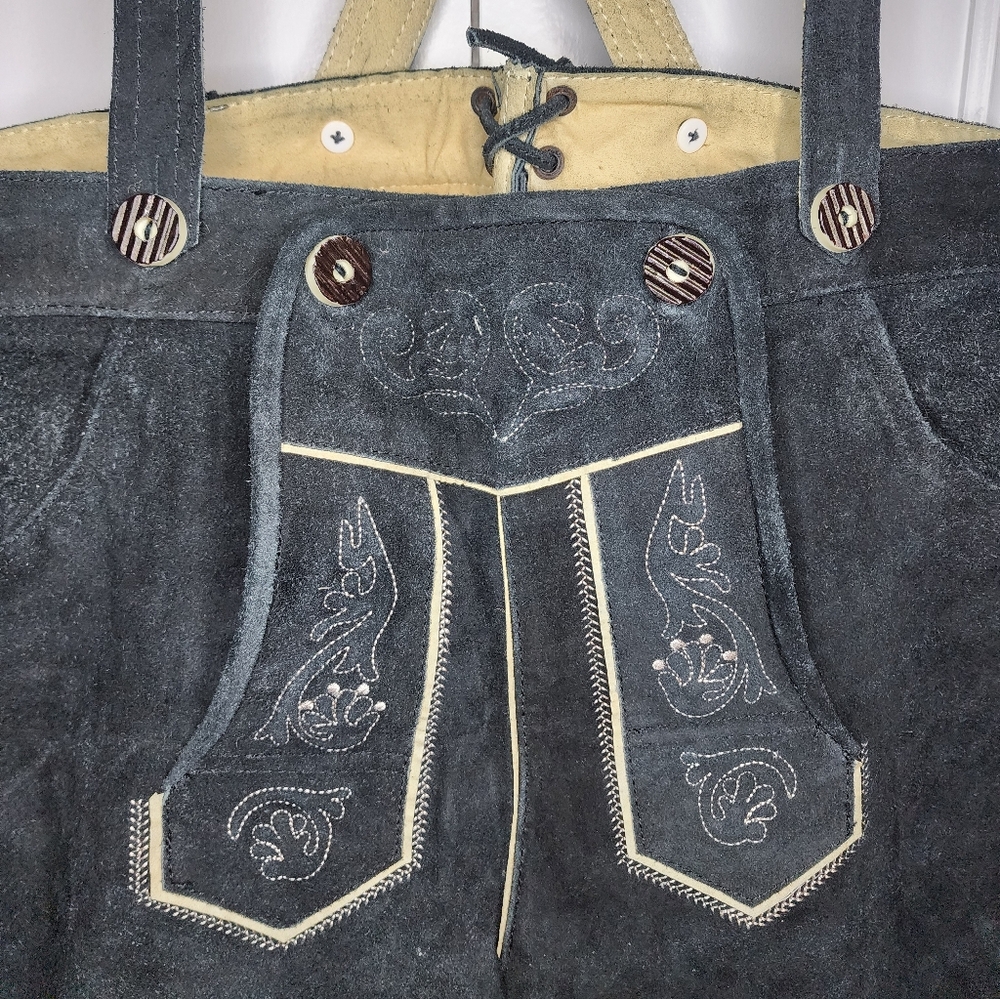 Authentic German Men’s Black Suede Lederhosen with Suspenders – Size 54 - Picture 3 of 13
